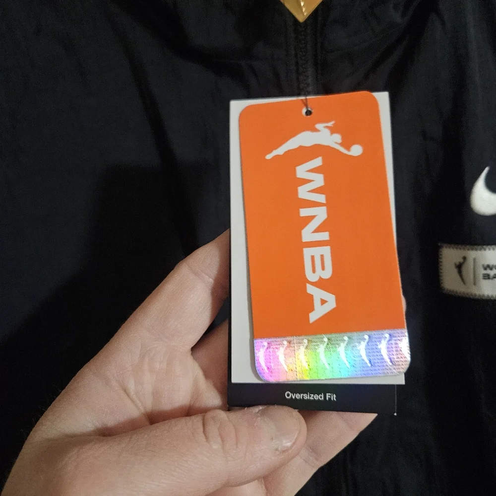 Nike Women's WNBA Black Woven Jacket: LIMITED EDITION: NEW WITH TAGS: SIZE S